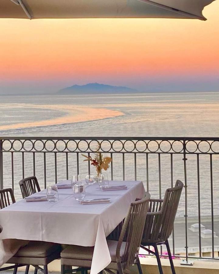 Hotel Des Gouverneurs Bastia  Bagian luar foto